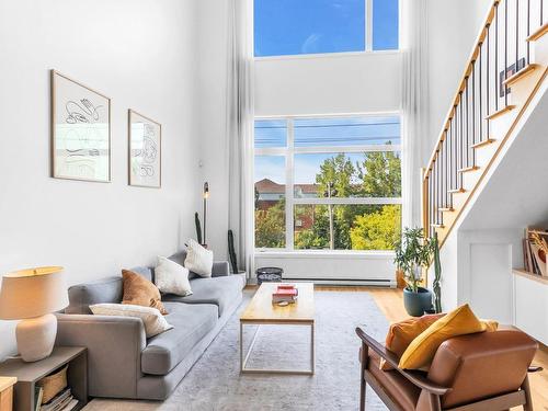 Salon - 301-200 Rue De Castelnau O., Montréal (Villeray/Saint-Michel/Parc-Extension), QC - Indoor Photo Showing Living Room