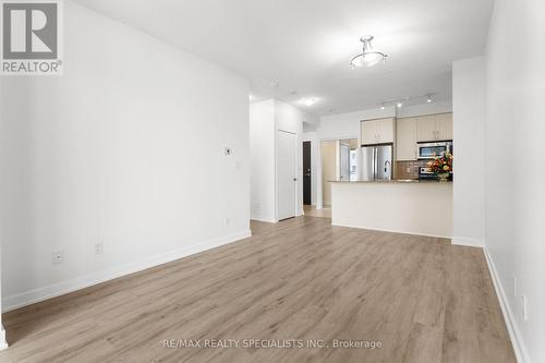 2501 - 4070 Confederation Parkway, Mississauga (City Centre), ON - Indoor Photo Showing Kitchen With Stainless Steel Kitchen With Double Sink