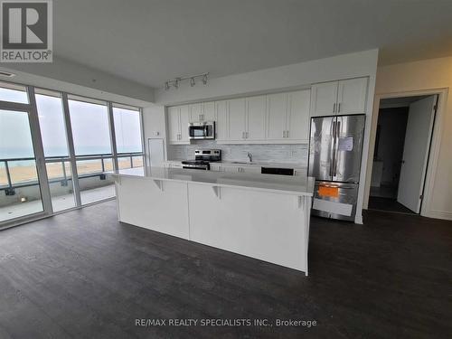 1104 - 550 North Service Road, Grimsby, ON - Indoor Photo Showing Kitchen