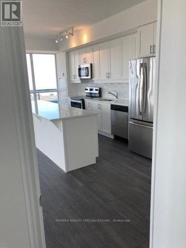 1104 - 550 North Service Road, Grimsby, ON - Indoor Photo Showing Kitchen