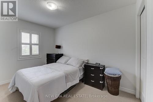 34 Arlington Crescent, Guelph (Pine Ridge), ON - Indoor Photo Showing Bedroom