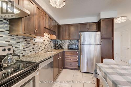 34 Arlington Crescent, Guelph (Pine Ridge), ON - Indoor Photo Showing Kitchen With Double Sink