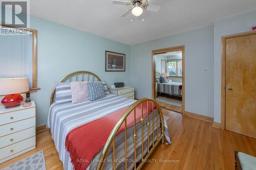 44 Mcdonald Avenue, Cambridge, ON - Indoor Photo Showing Bedroom