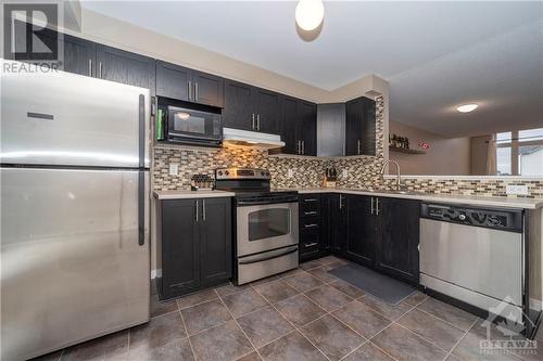 386 Galston Private, Ottawa, ON - Indoor Photo Showing Kitchen With Upgraded Kitchen