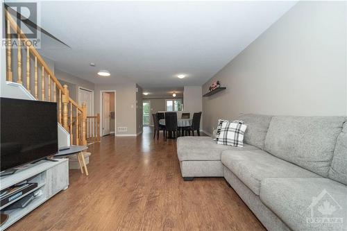 386 Galston Private, Ottawa, ON - Indoor Photo Showing Living Room