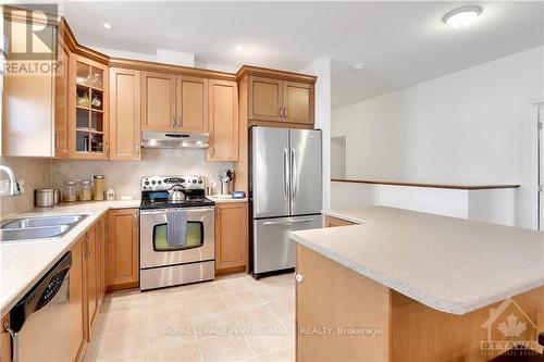 193 Shepody Circle, Ottawa, ON - Indoor Photo Showing Kitchen With Double Sink With Upgraded Kitchen