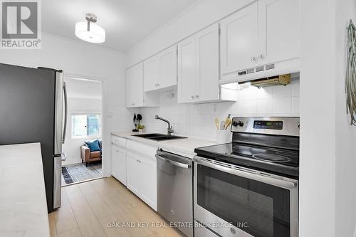 13 Lockyer Street, London, ON - Indoor Photo Showing Kitchen