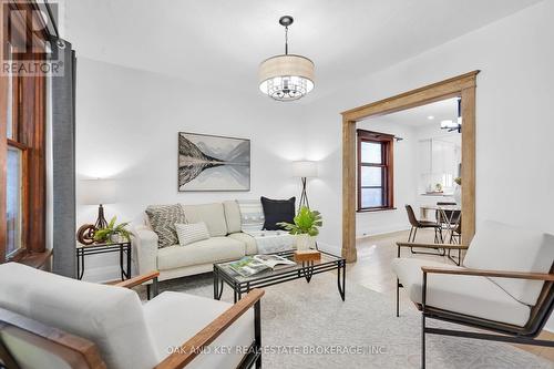 13 Lockyer Street, London, ON - Indoor Photo Showing Living Room