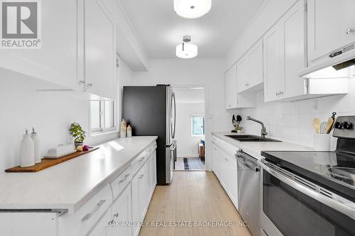 13 Lockyer Street, London, ON - Indoor Photo Showing Kitchen With Double Sink With Upgraded Kitchen