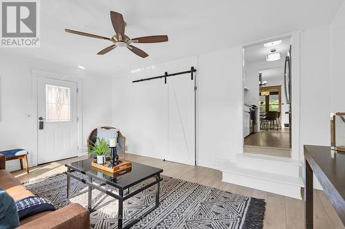 13 Lockyer Street, London, ON - Indoor Photo Showing Living Room