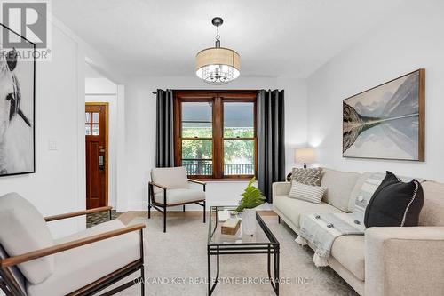 13 Lockyer Street, London, ON - Indoor Photo Showing Living Room