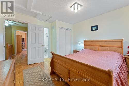 88 Michelle Drive, Vaughan (East Woodbridge), ON - Indoor Photo Showing Bedroom