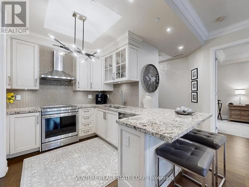 205 - 9909 Pine Valley Drive, Vaughan (Vellore Village), ON - Indoor Photo Showing Kitchen With Upgraded Kitchen