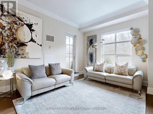 205 - 9909 Pine Valley Drive, Vaughan (Vellore Village), ON - Indoor Photo Showing Living Room