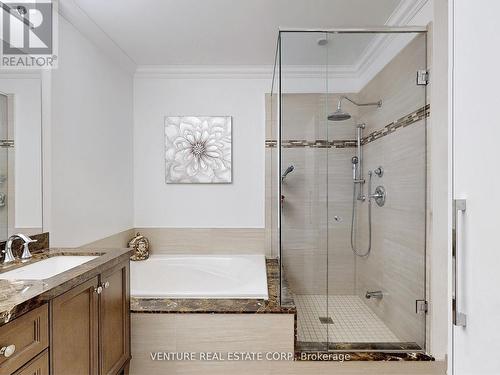 205 - 9909 Pine Valley Drive, Vaughan (Vellore Village), ON - Indoor Photo Showing Bathroom