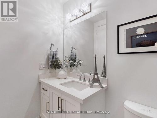 205 - 9909 Pine Valley Drive, Vaughan (Vellore Village), ON - Indoor Photo Showing Bathroom