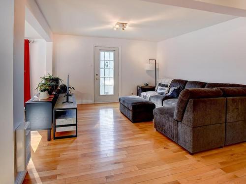 Salon - 191 Rue Jean, Notre-Dame-De-Lourdes, QC - Indoor Photo Showing Living Room