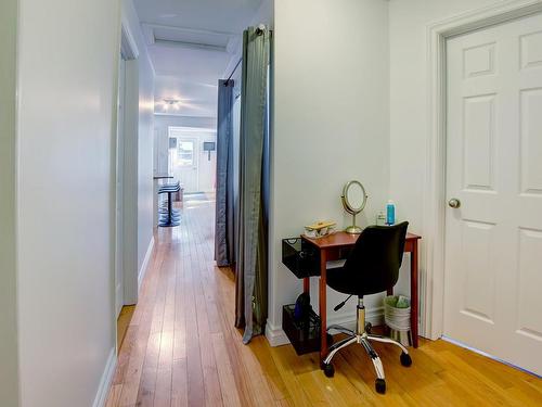 Passageway - 191 Rue Jean, Notre-Dame-De-Lourdes, QC - Indoor