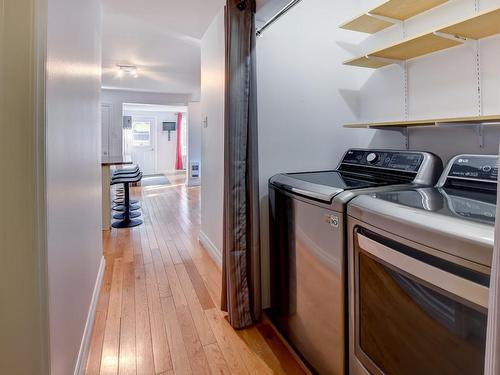 Passageway - 191 Rue Jean, Notre-Dame-De-Lourdes, QC - Indoor Photo Showing Laundry Room