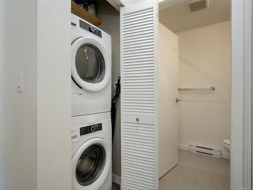 312-767 Tyee Rd, Victoria, BC - Indoor Photo Showing Laundry Room