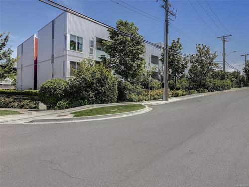 312-767 Tyee Rd, Victoria, BC - Outdoor