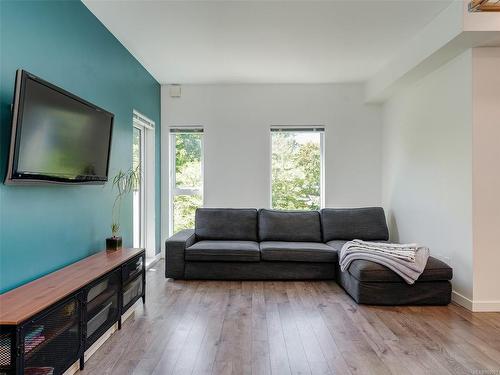 312-767 Tyee Rd, Victoria, BC - Indoor Photo Showing Living Room