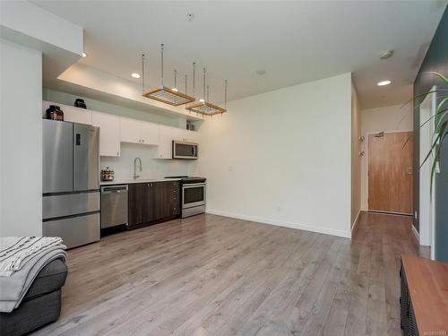 312-767 Tyee Rd, Victoria, BC - Indoor Photo Showing Kitchen With Stainless Steel Kitchen