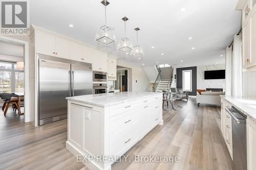 438 Shoreway Drive, Ottawa, ON - Indoor Photo Showing Kitchen With Upgraded Kitchen