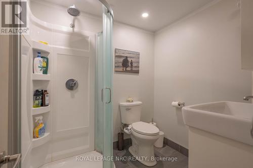 293 Linwell Road, St. Catharines (442 - Vine/Linwell), ON - Indoor Photo Showing Bathroom