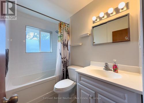 Upper - 26 Balmoral Drive, Guelph (Waverley), ON - Indoor Photo Showing Bathroom