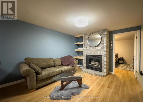 B - 286 Grange Road, Guelph (Grange Hill East), ON - Indoor Photo Showing Living Room With Fireplace