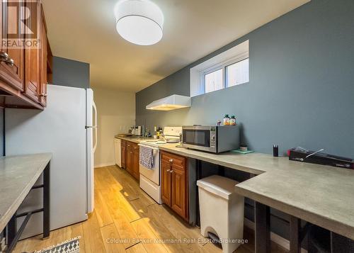 B - 286 Grange Road, Guelph (Grange Hill East), ON - Indoor Photo Showing Kitchen