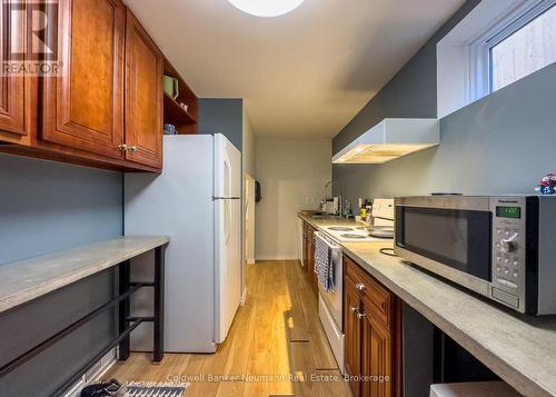 B - 286 Grange Road, Guelph (Grange Hill East), ON - Indoor Photo Showing Kitchen