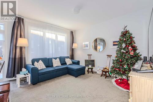 563 Rye Grass Way, Ottawa, ON - Indoor Photo Showing Living Room