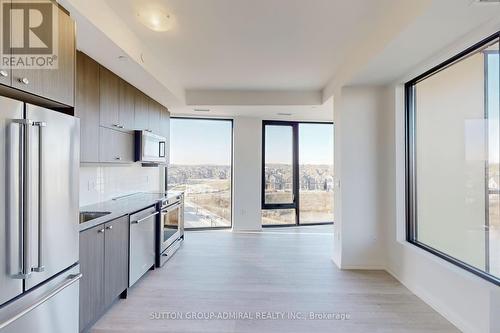 505 - 1415 Dundas Street E, Oakville, ON - Indoor Photo Showing Kitchen