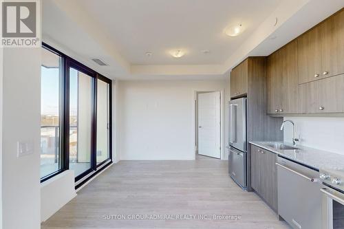 505 - 1415 Dundas Street E, Oakville, ON - Indoor Photo Showing Kitchen