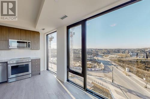 505 - 1415 Dundas Street E, Oakville, ON - Indoor Photo Showing Kitchen