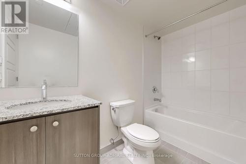 505 - 1415 Dundas Street E, Oakville, ON - Indoor Photo Showing Bathroom