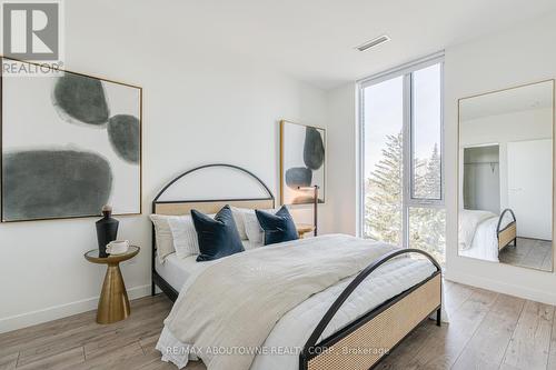 B0402 - 133 Bronte Road, Oakville, ON - Indoor Photo Showing Bedroom