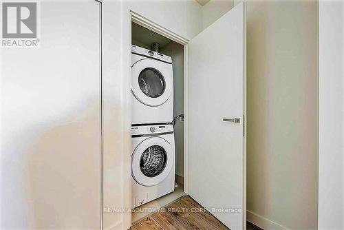 B0402 - 133 Bronte Road, Oakville, ON - Indoor Photo Showing Laundry Room