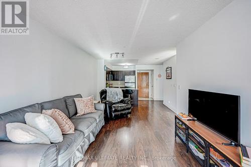 608 - 30 Clegg Road S, Markham, ON - Indoor Photo Showing Living Room