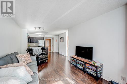 608 - 30 Clegg Road S, Markham, ON - Indoor Photo Showing Living Room