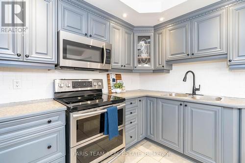 3686 Mccarthy Drive, Clearview, ON - Indoor Photo Showing Kitchen With Double Sink