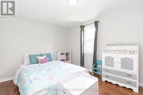 3686 Mccarthy Drive, Clearview, ON - Indoor Photo Showing Bedroom