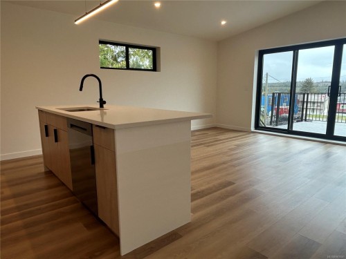 201-1683 Larch Rd, Ucluelet, BC - Indoor