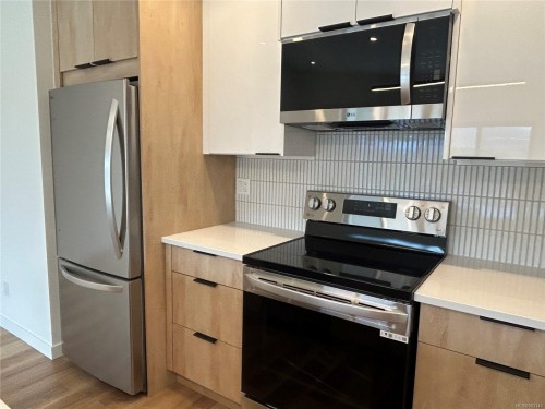 201-1683 Larch Rd, Ucluelet, BC - Indoor Photo Showing Kitchen