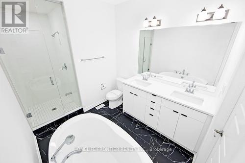 3035 Bramall Gardens, Oakville, ON - Indoor Photo Showing Bathroom