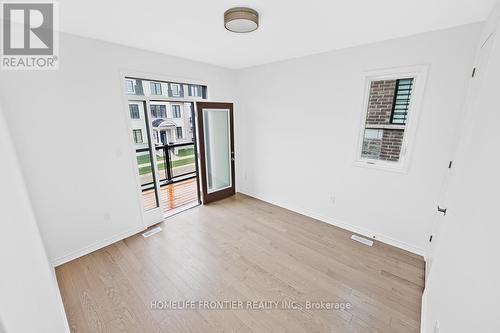 3035 Bramall Gardens, Oakville, ON - Indoor Photo Showing Other Room