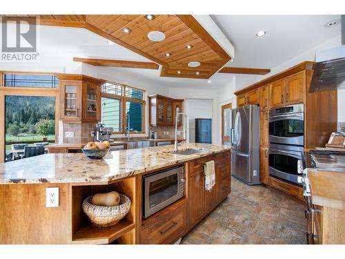 2388 Lawrence Road, Lumby, BC - Indoor Photo Showing Kitchen