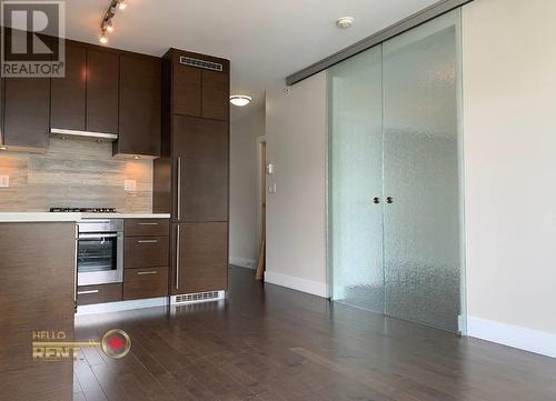 2202 535 Smithe Street, Vancouver, BC - Indoor Photo Showing Kitchen With Upgraded Kitchen